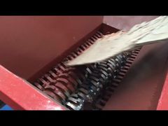 Presentiamo il Trituratore di Plastica ad Alta Efficienza e Basso Consumo Energetico, Sicuro e Affidabile per Voi