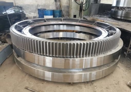 GS42CrMo4 Ingranaggio circolare della corona dentata del laminatoio dell'acciaio fuso della lega per il mulino minerario