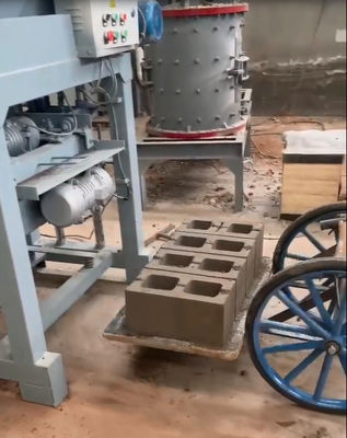 Piccola macchina del mattone adatta a scorie rosse di alluminio della ghiaia della sabbia delle scorie